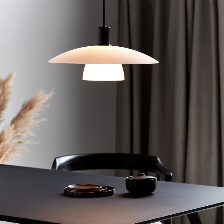 Ezri Pendelleuchte Klassisches Skandinavisches Design | Karnz