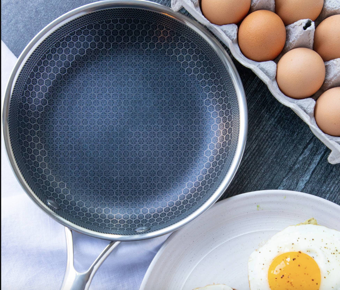 Hochwertige Edelstahl-Bratpfanne mit Antihaft-Pixel-Technologie – Perfekt für gesundes Braten