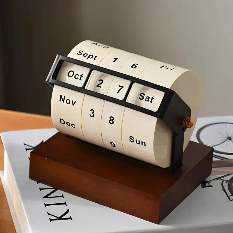 Moderner Perpetual Wheel Schreibtischkalender aus Holz und Metall | Karnz