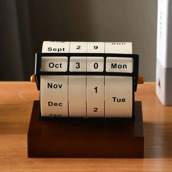 Moderner Perpetual Wheel Schreibtischkalender aus Holz und Metall | Karnz