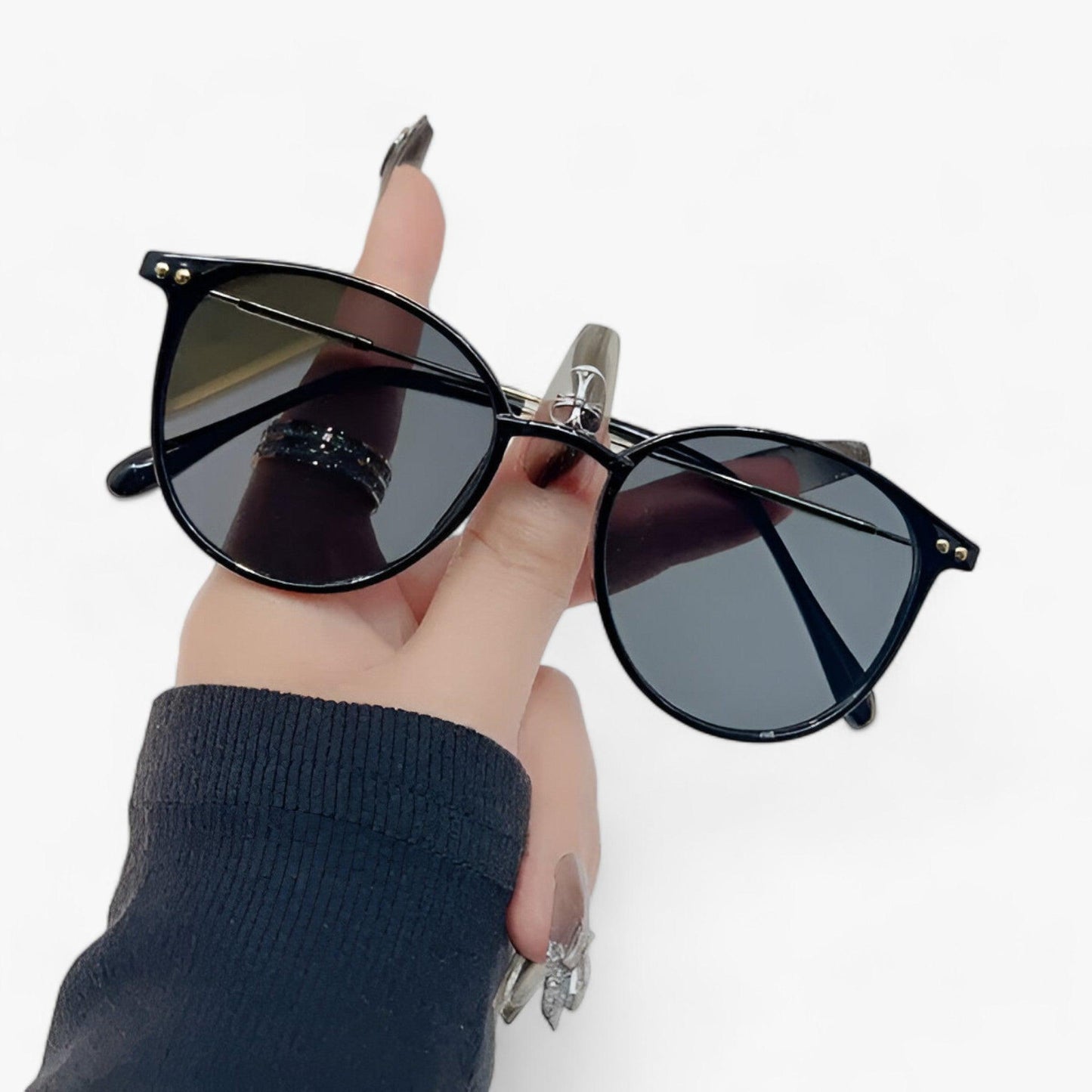 Luxus Damen Sonnenbrillen mit Rundrahmen - Liora | Karnz