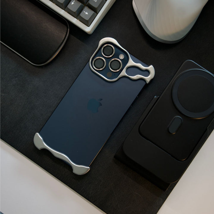 Ultra-slim Premium iPhone-Hülle - Unsichtbarer Schutz gegen Kratzer und Stöße | Karnz