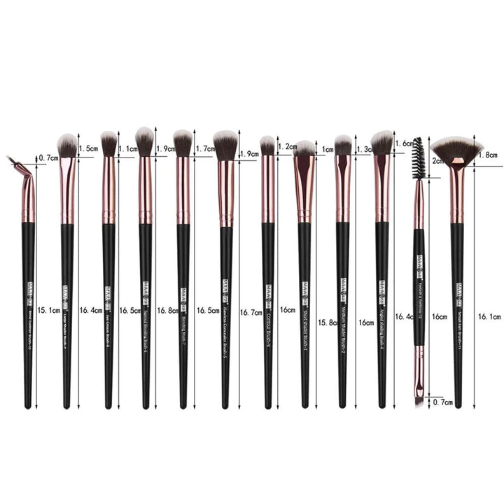 Set aus 12 professionellen Make-Up-Pinseln | Karnz