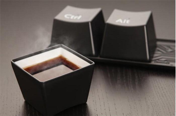 Ctrl Alt Del Tee- und Kaffeetassen | Karnz