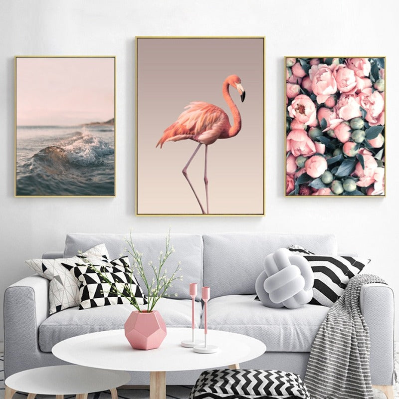 Modernes romantisches Leinwandbild mit rosa Pfingstrosen und Flamingos