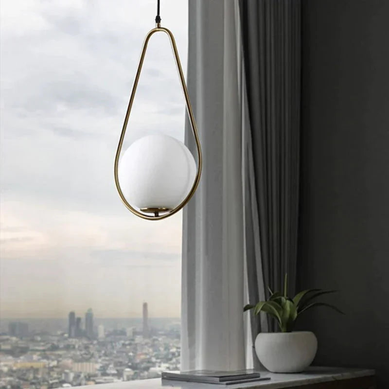 Nordic Pendelleuchte mit Glaskugel