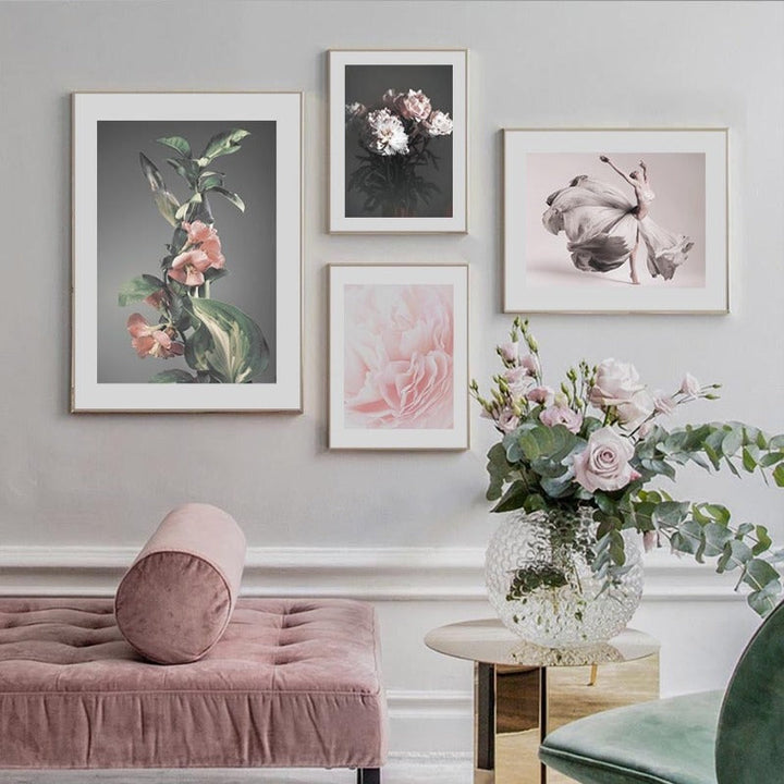 Modernes rosa Blumenbild „Mädchenruhe“ – Leinwandbild