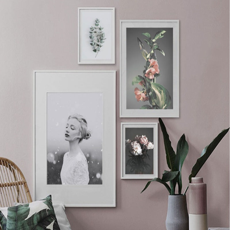 Modernes rosa Blumenbild „Mädchenruhe“ – Leinwandbild