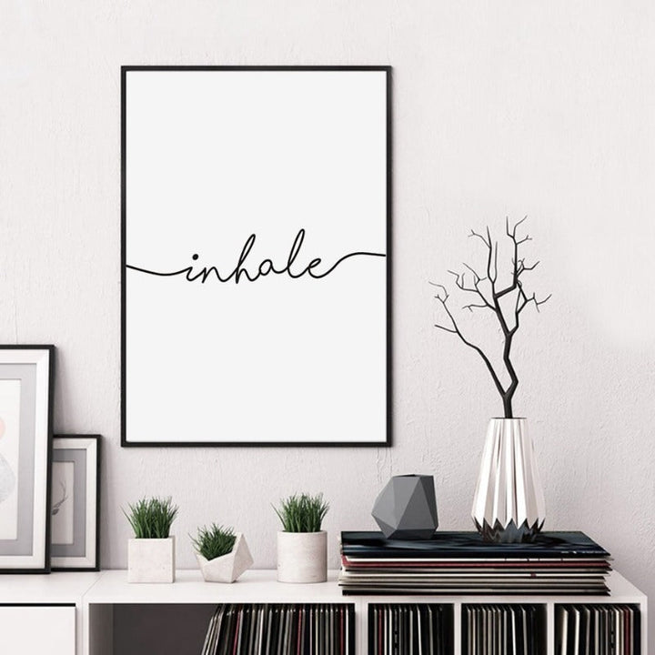 Minimalistisch Schwarz Weiß Ausatmen Einatmen Buchstaben - Leinwand Wandkunst Malerei
