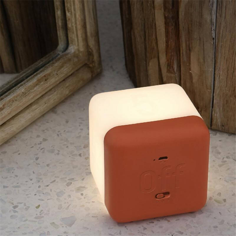 Elegante kreative ChargeaKarnze quadratische Nachttischlampe