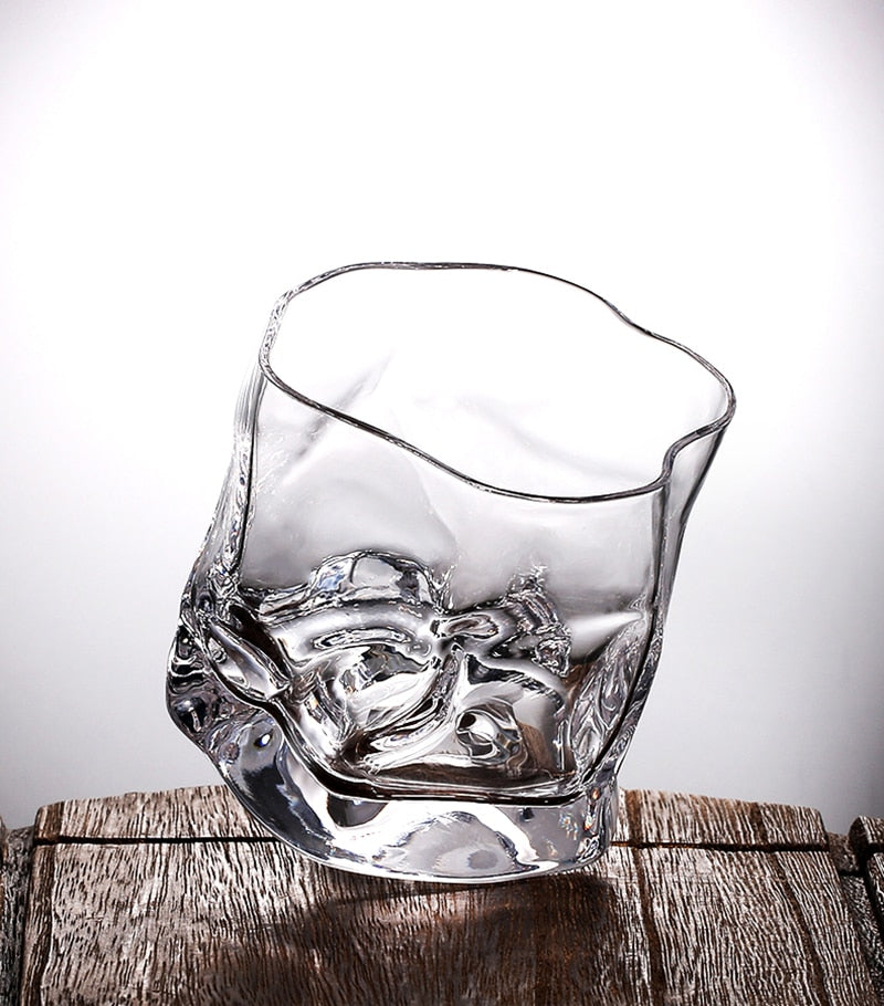 Whiskyglas-Set mit verzerrter Textur