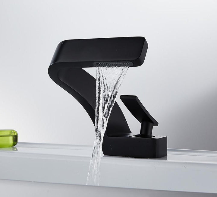Everest - Moderner Geschwungener Wasserhahn │ Kühnes und Raffiniertes Design | Karnz