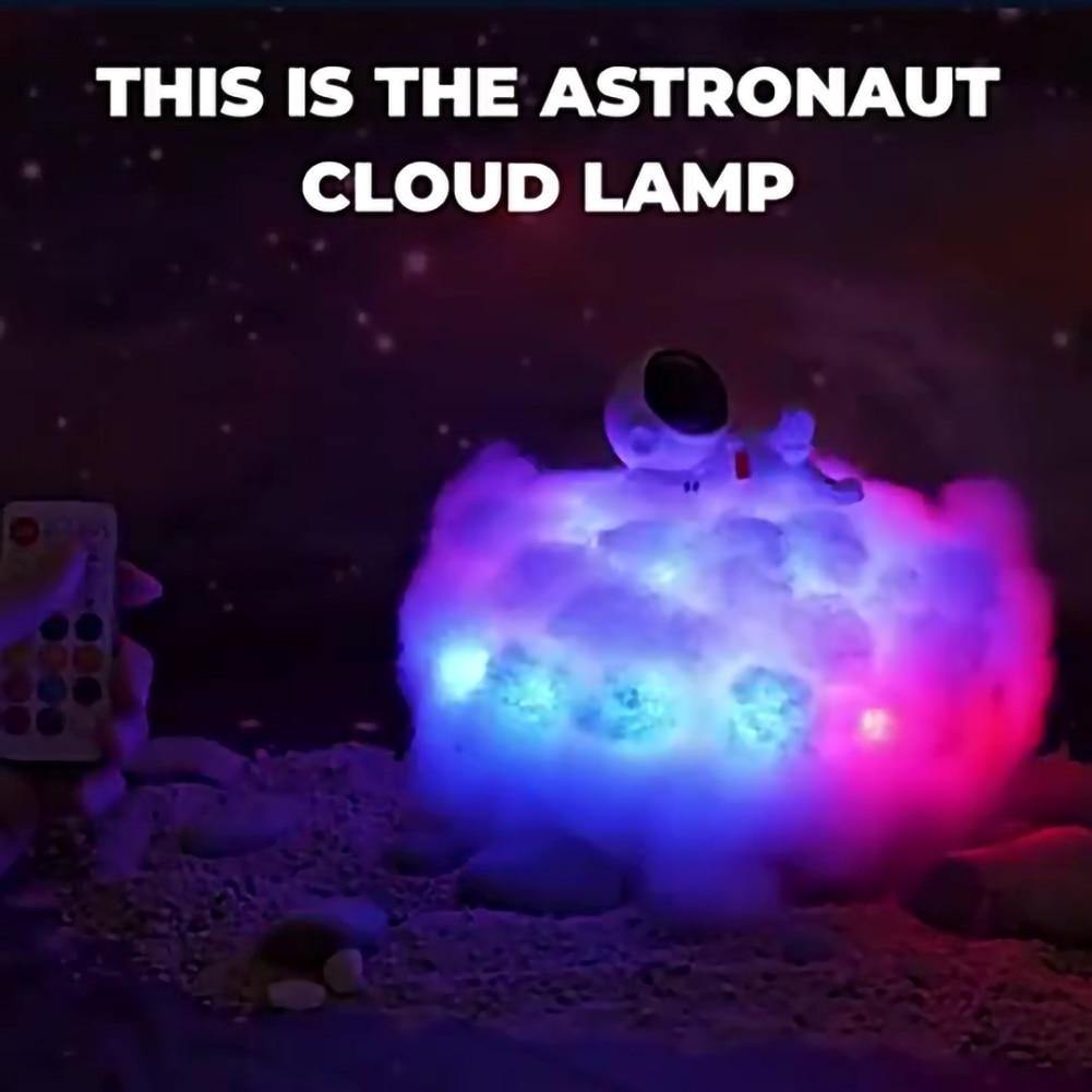 Astronaut Farbige Wolken Nachtlicht | Karnz