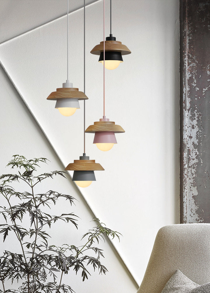 Pendelleuchten aus nordischem Holz