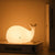 Hübsche Wal Nachtlampe mit Farbwechsel - GlowWhale | Karnz
