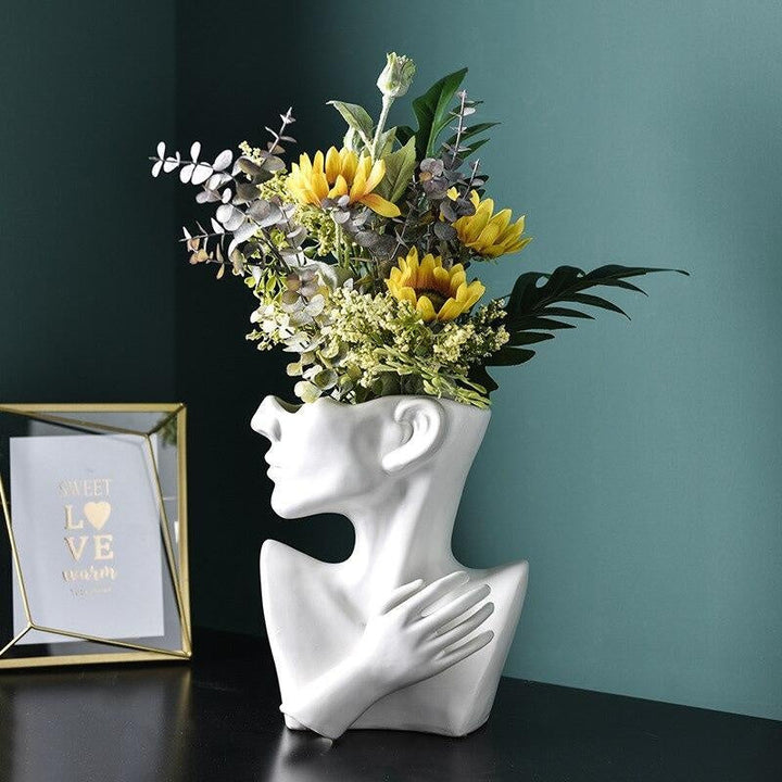 Emma Vase | Karnz