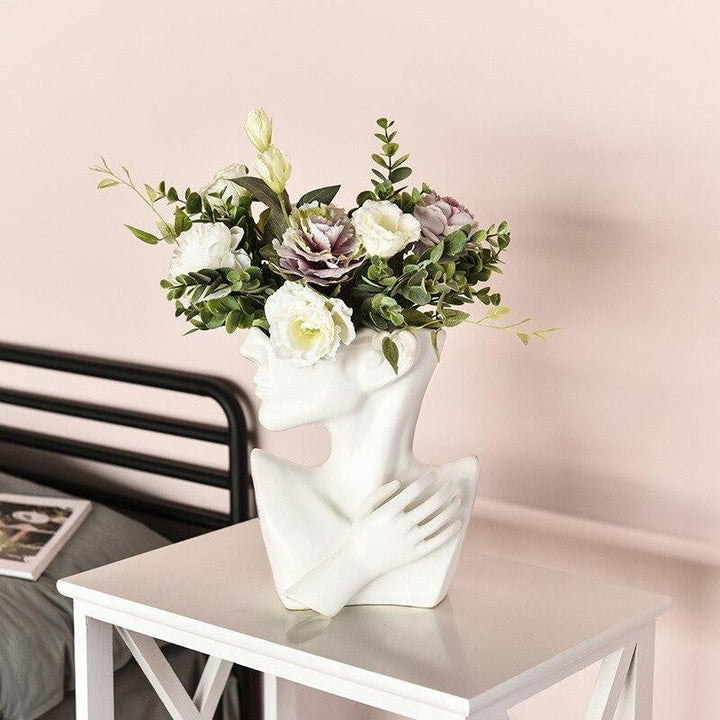 Emma Vase | Karnz