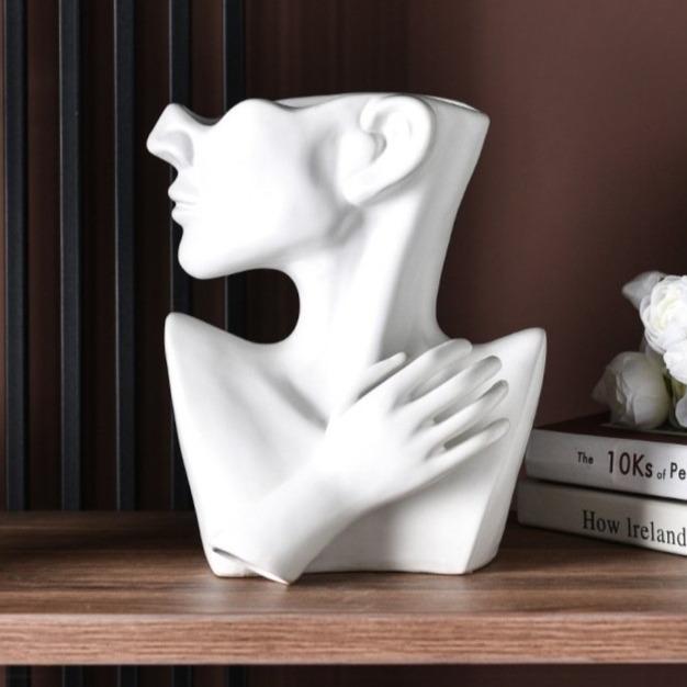 Emma Vase | Karnz