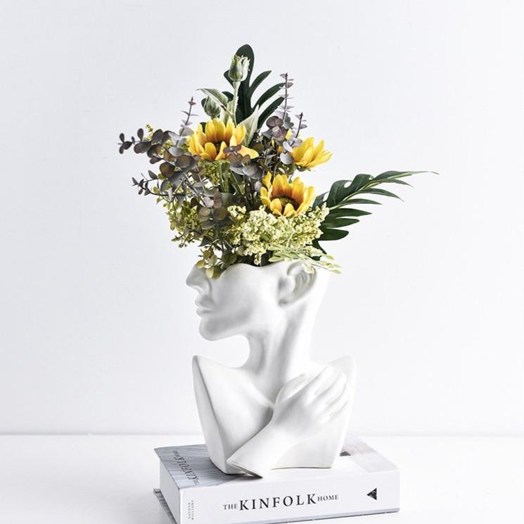 Emma Vase | Karnz