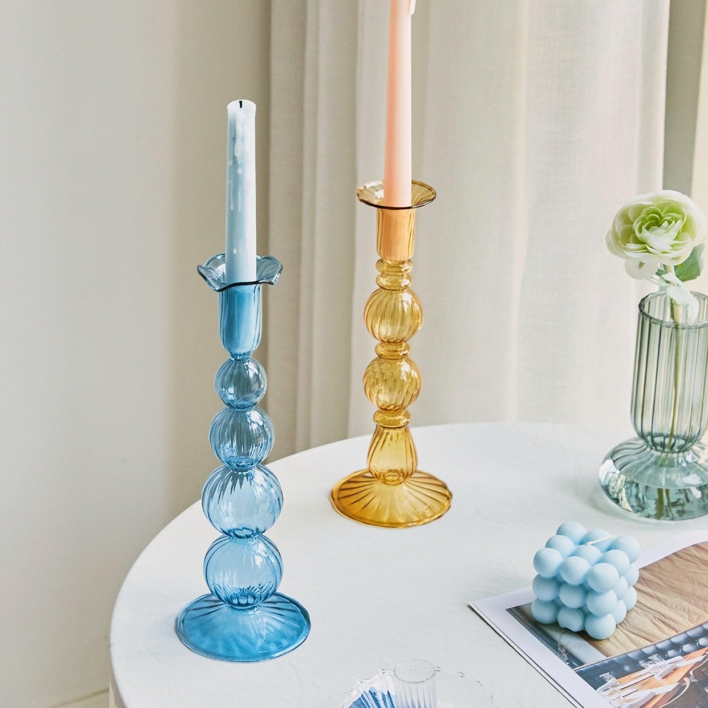 GlowCharm Kerzenhalter aus pastellfarbenem Glas | Dekorative Kerzenständer | Elegante Tischdekoration