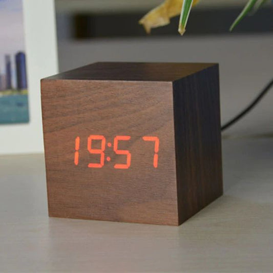 Braunrot Cube Digital Tischuhr
