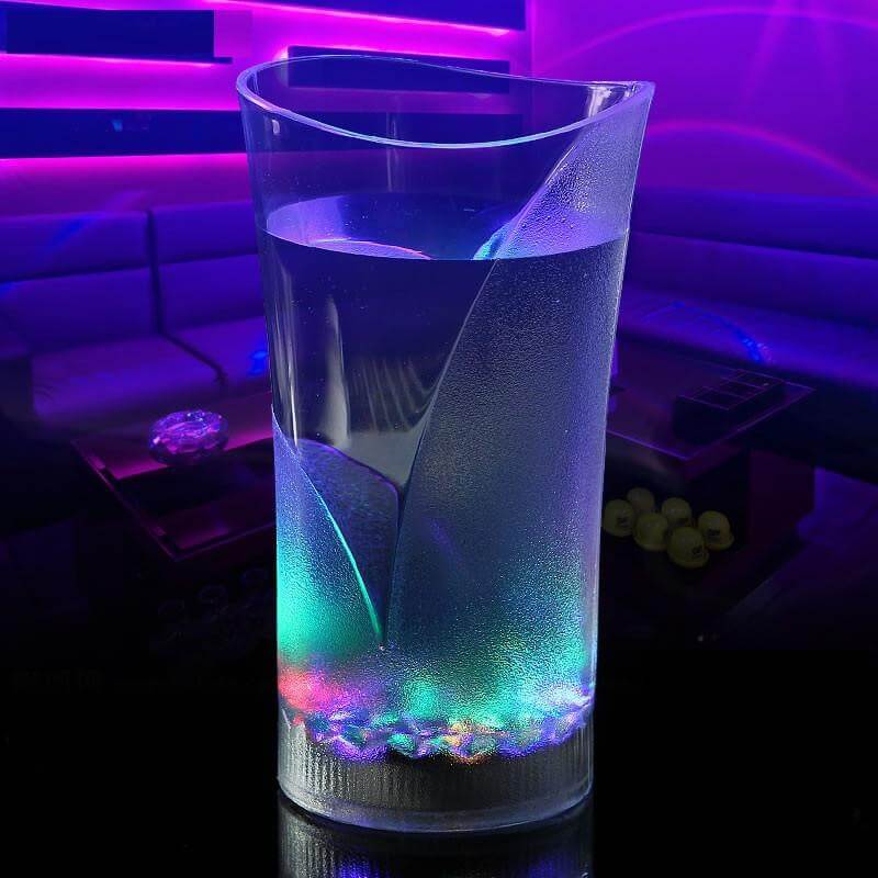 Valentinstag Karnzinkendes farbenfrohes LED-Licht-auf-Becher-Glas | Karnz
