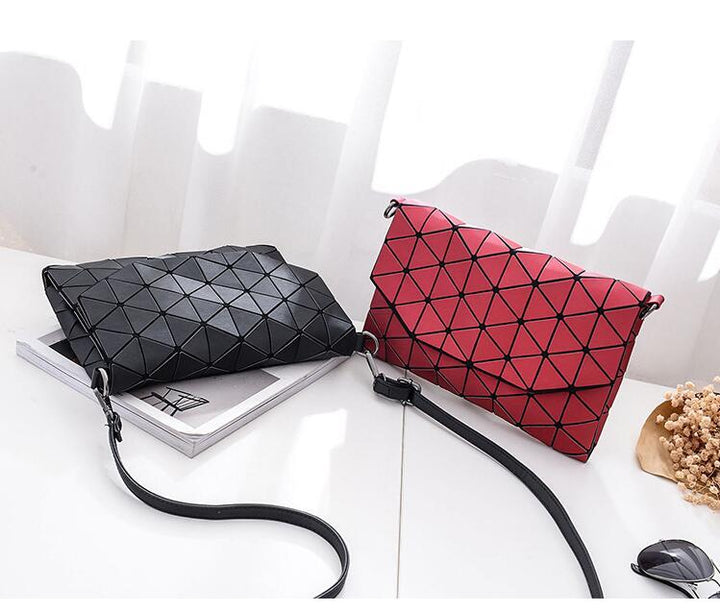 Abstract Geometric Matte Schultertasche | Karnz