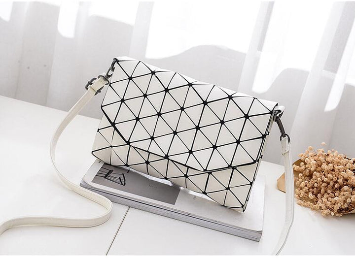 Abstract Geometric Matte Schultertasche | Karnz