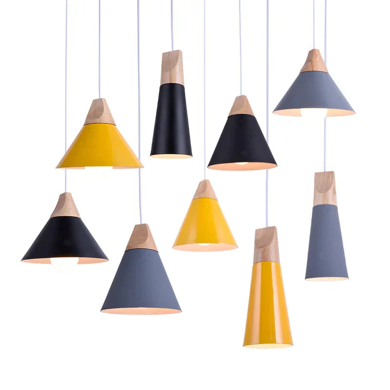 Moderne LED-Holzpendelleuchte – farbige Hängeleuchte aus Aluminium mit E27-Fassung