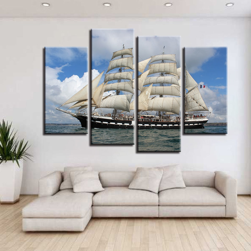 Segelboot im Meer – Leinwandbild