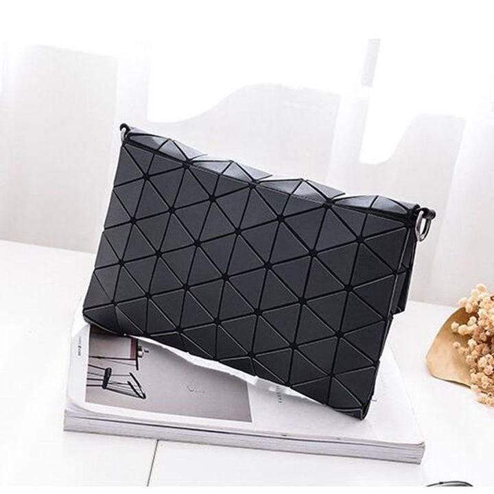 Abstract Geometric Matte Schultertasche | Karnz