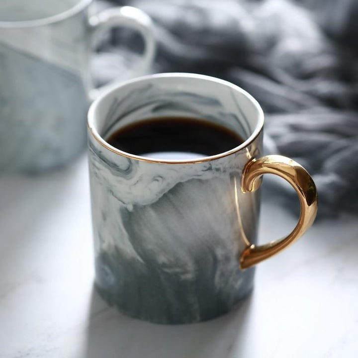 Goldrandige Marmor Kaffeetasse | Karnz