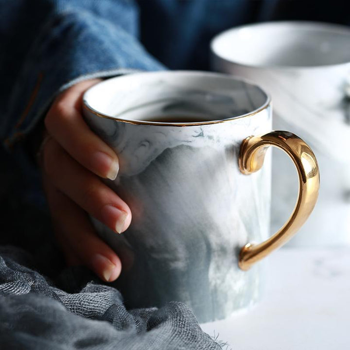 Goldrandige Marmor Kaffeetasse | Karnz