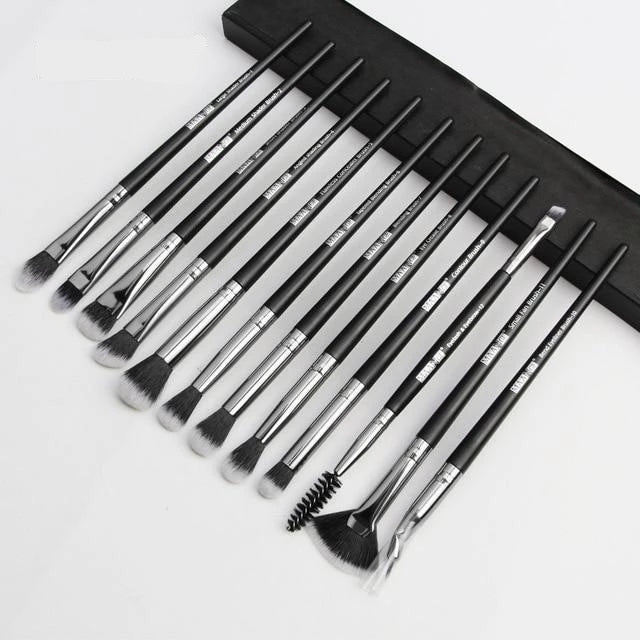 Set aus 12 professionellen Make-Up-Pinseln | Karnz