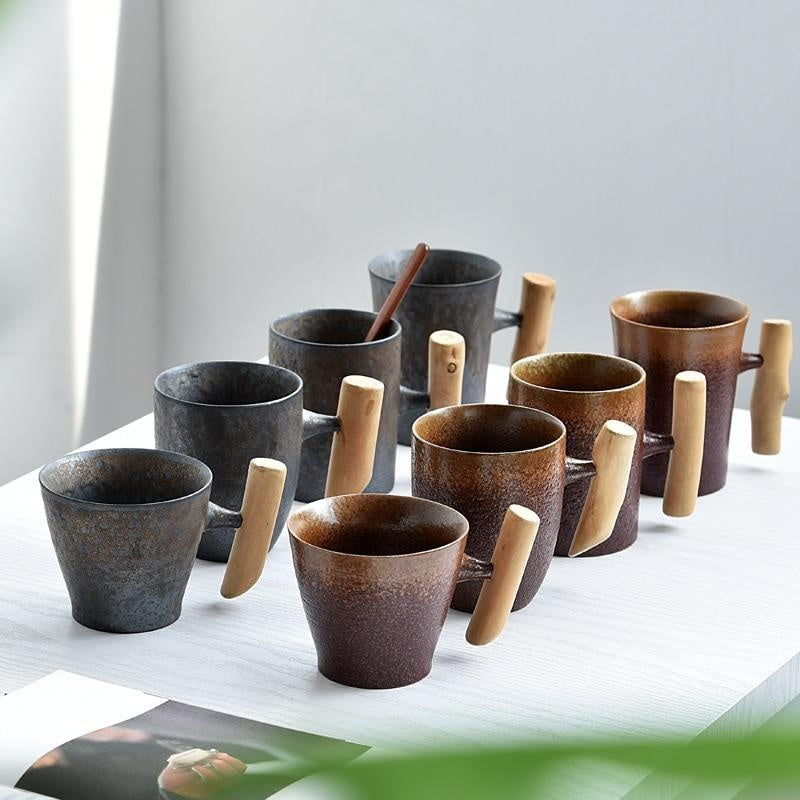 Grobkeramiktasse mit Holzhantel | Karnz