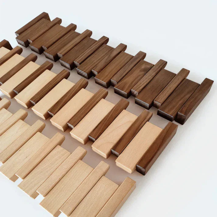 Karnz | HarmonyCoat Holz Klavier Kleiderständer – Stilvolle Wanddekoration & Praktische Aufbewahrung