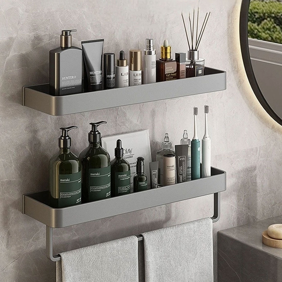 Karnz | Zeitgenössische, elegante Badezimmerregale in Grau