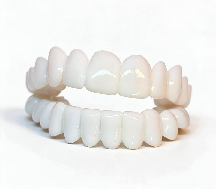 Smile Lens – Verstellbare weiße Zahnprothese für sofortige Lächelnkorrektur | Karnz