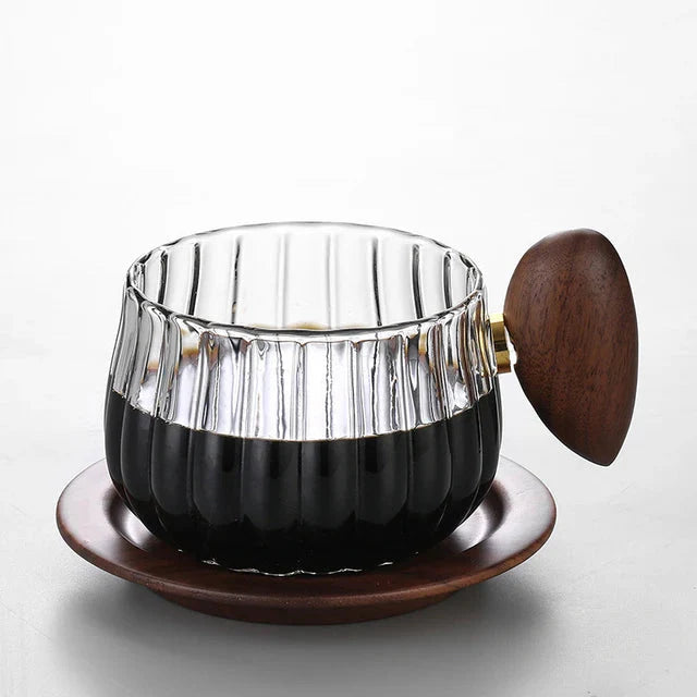 Gestreifter hitzebeständiger Silikon-Glas-Kaffeebecher mit Holzgriff | Karnz