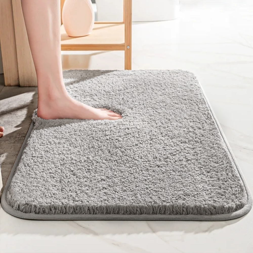 SoftStep Luxus-Badematte – Extra dicke Mikrofasermatte mit rutschfester und hochsaugfähiger Oberfläche.