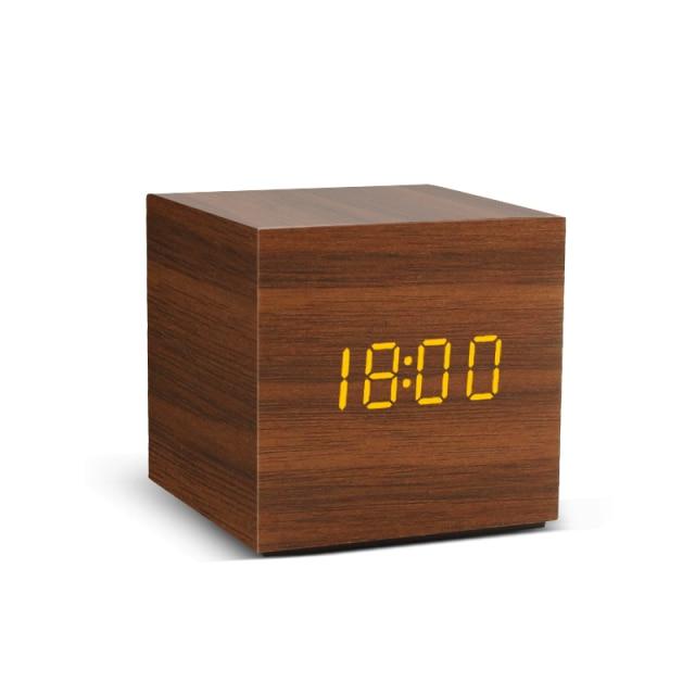 Sandsberg | Holz-LED-Wecker | Minimalistisches Würfel-Design mit Temperaturanzeige | Mehrere Farben