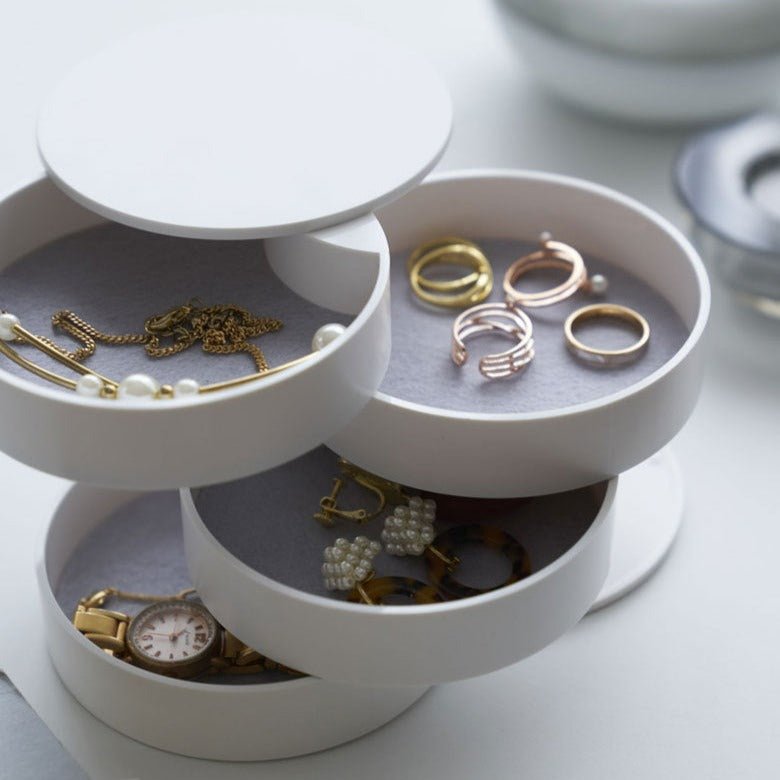 Twist Around Schmuck Organizer