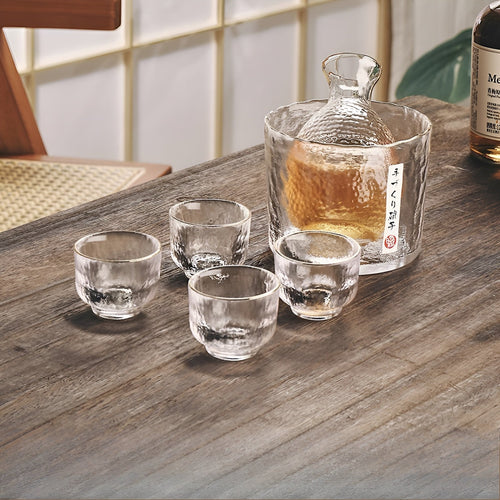 Japanischer Sake Satz aus Glas – Elegante Karaffe mit Bechern | Perfekt für Wein, Whisky & Likör | Karnz