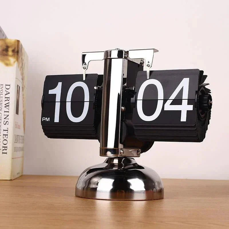 Retro Flip-Uhr mit automatischem Drehelement | Karnz
