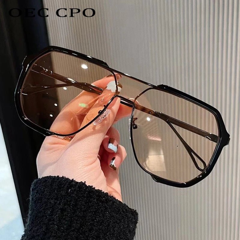 VOGUEVIEW SHADES – Übergroße quadratische Sonnenbrille mit UV400- und photochromen Gläsern