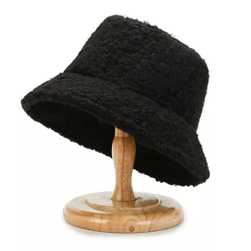 Livia Damen-Teddy-Bucket-Hat aus warmer Lammwolle