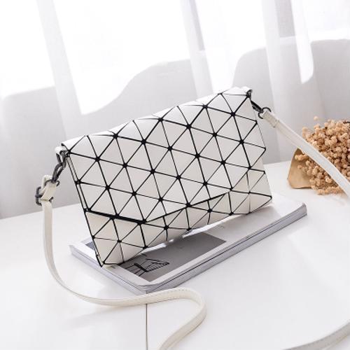 Abstract Geometric Matte Schultertasche | Karnz