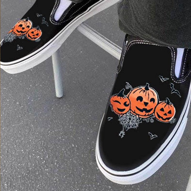 Lässige Slipper aus Leinen mit Totenkopf
