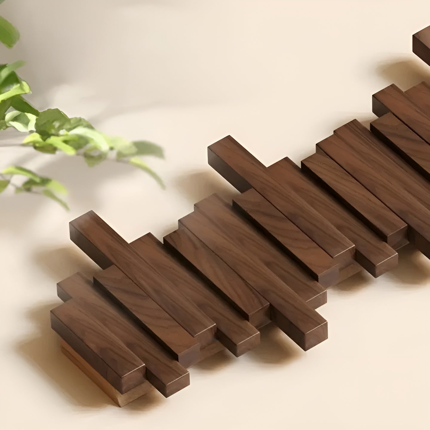 Stilvoller Holzkleiderschrank – FlexiKarnz Magnethaken für mehr Ordnung | Ideal fürs Schlafzimmer