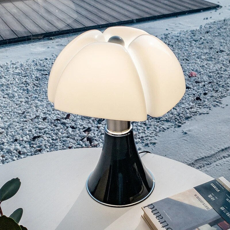 Karnz | Stilvolle Blumen Tischlampe – Fleur